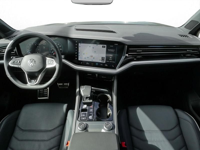 Volkswagen Touareg R-Line – image 5 of 25