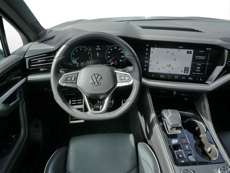 Volkswagen Touareg R-Line – image 8 of 25