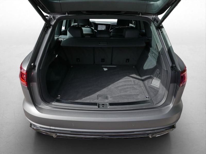 Volkswagen Touareg R-Line – image 11 of 25