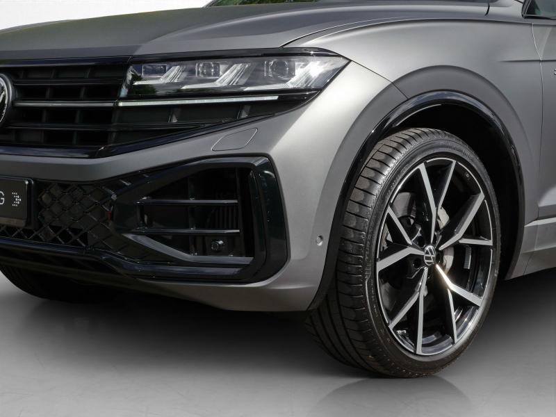 Volkswagen Touareg R-Line – image 13 of 25