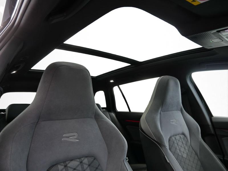 Volkswagen Golf Variant R-Line – image 10 of 24