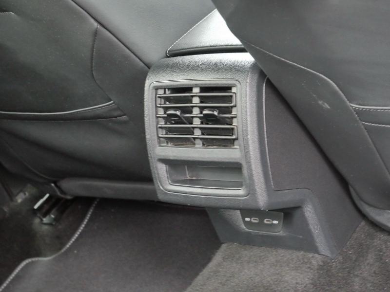 Volkswagen Golf Variant R-Line – image 17 of 24