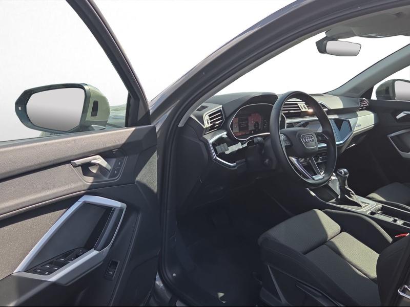 Audi Q3 advanced – image 14 of 21