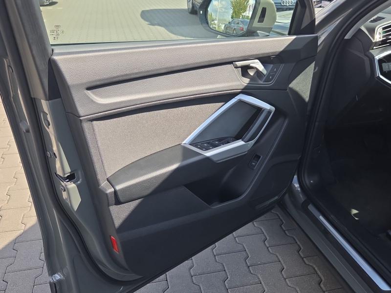 Audi Q3 advanced – image 20 of 21