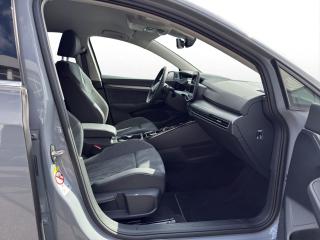 Volkswagen Golf Style – image 4 of 15