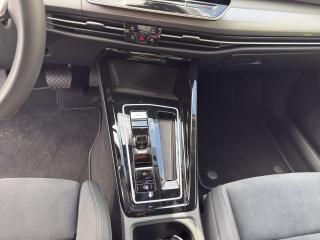 Volkswagen Golf Style – image 7 of 15