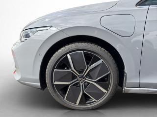 Volkswagen Golf Style – image 11 of 15