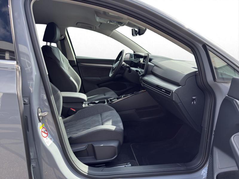 Volkswagen Golf Style – image 4 of 15