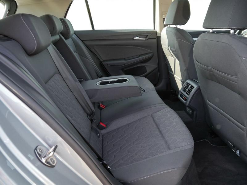 Volkswagen Golf LIFE – image 16 of 23