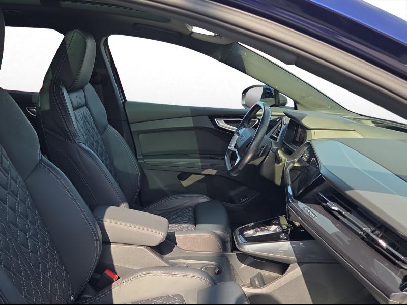 Audi Q4 e-tron S line – image 4 of 21