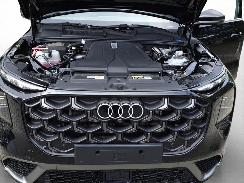 Audi Q7 S line – image 18 of 20