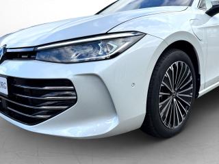 Volkswagen Passat Variant Elegance – image 13 of 25