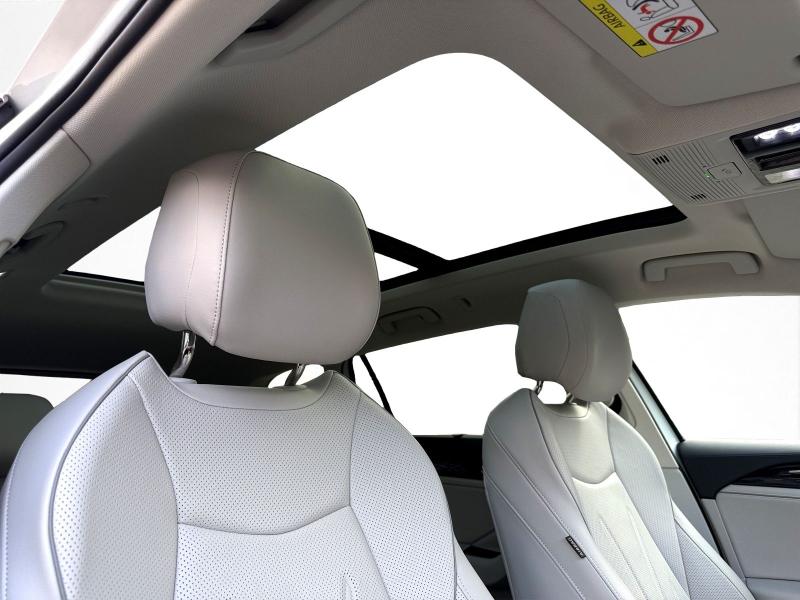 Volkswagen Passat Variant Elegance – image 10 of 25