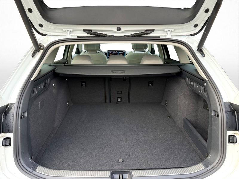 Volkswagen Passat Variant Elegance – image 11 of 25
