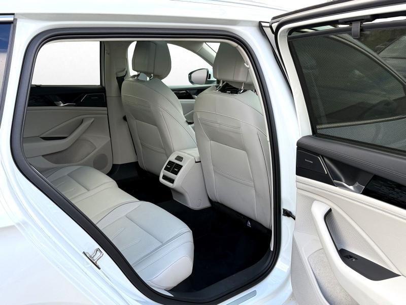 Volkswagen Passat Variant Elegance – image 16 of 25
