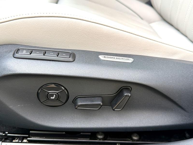 Volkswagen Passat Variant Elegance – image 22 of 25