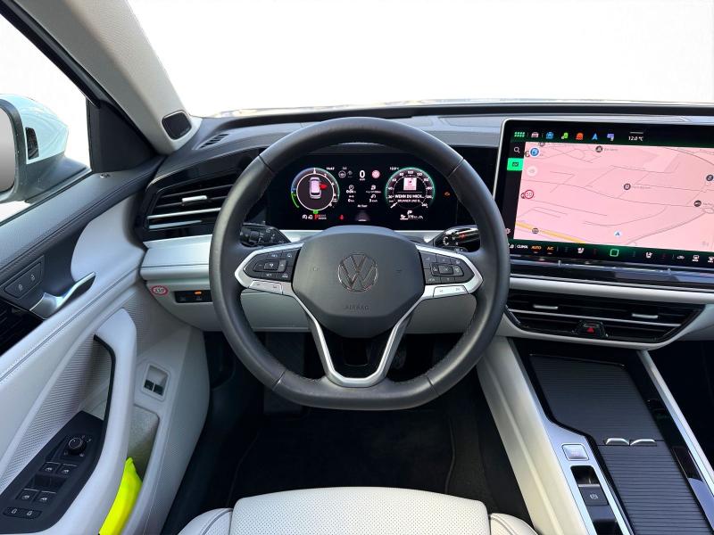 Volkswagen Passat Variant Elegance – image 8 of 25
