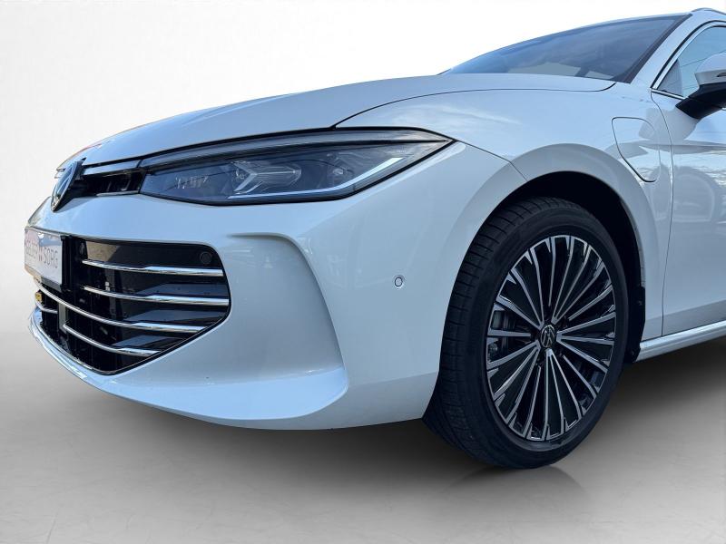 Volkswagen Passat Variant Elegance – image 13 of 25