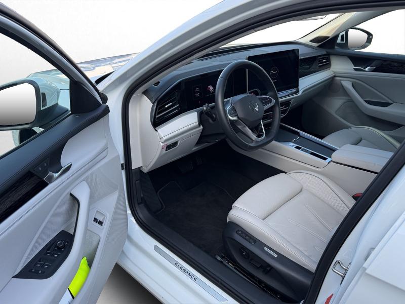 Volkswagen Passat Variant Elegance – image 14 of 25
