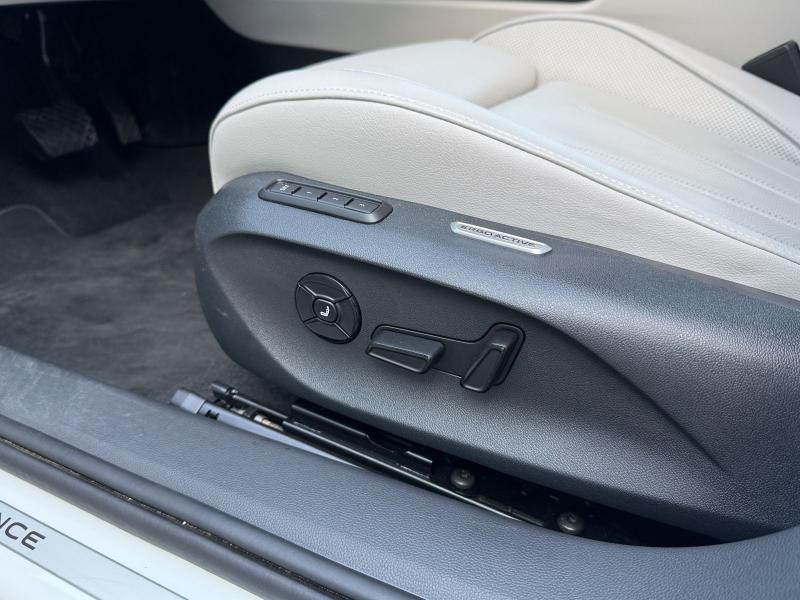Volkswagen Passat Variant Elegance – image 24 of 25