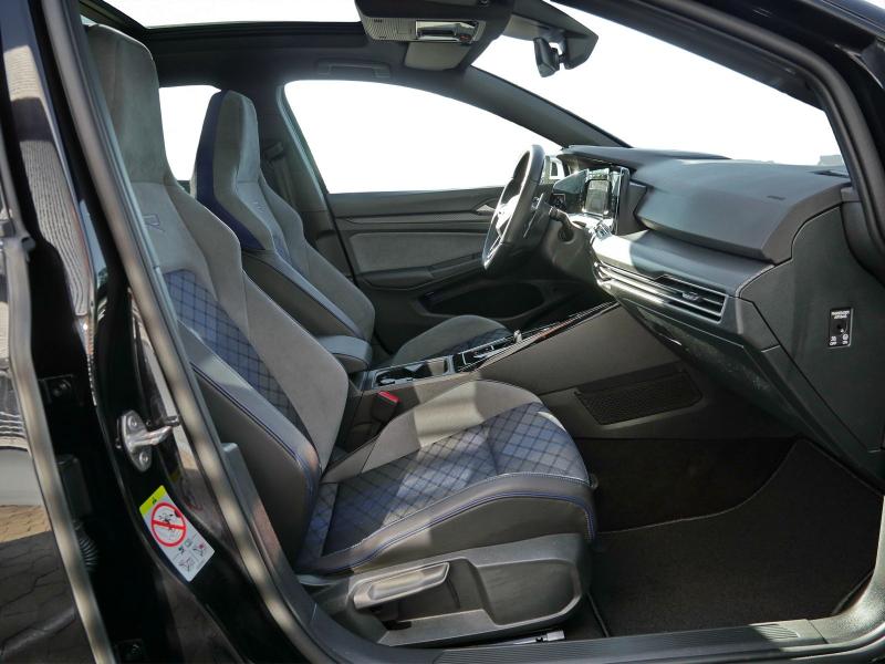 Volkswagen Golf Variant R – image 4 of 24