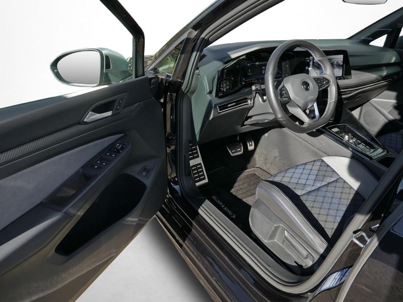 Volkswagen Golf Variant R – image 13 of 24