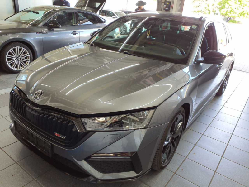 Škoda Octavia RS – image 1 of 8