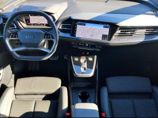 Audi Q4 e-tron S line – image 5 of 25