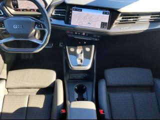 Audi Q4 e-tron S line – image 7 of 25