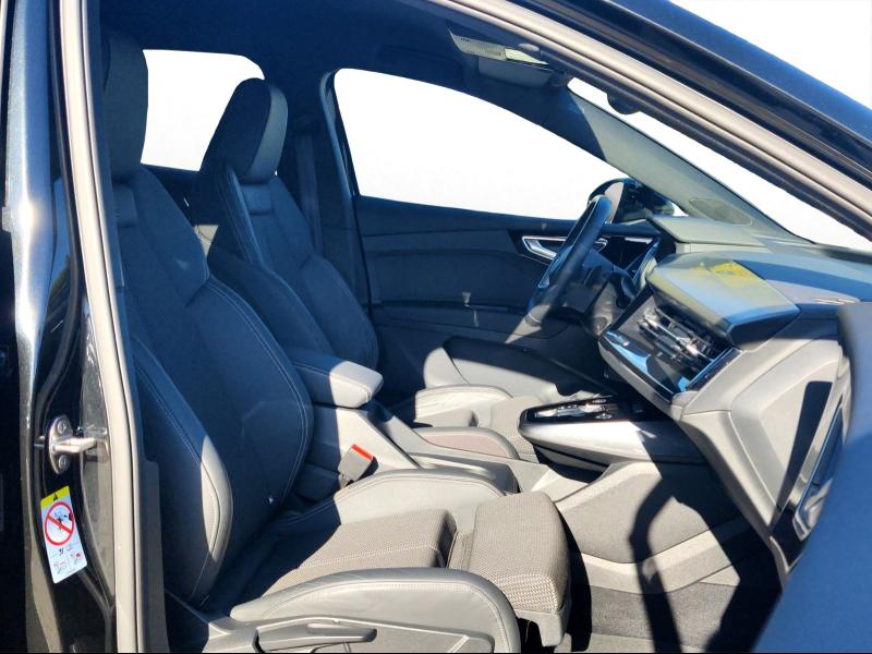Audi Q4 e-tron S line – image 4 of 25
