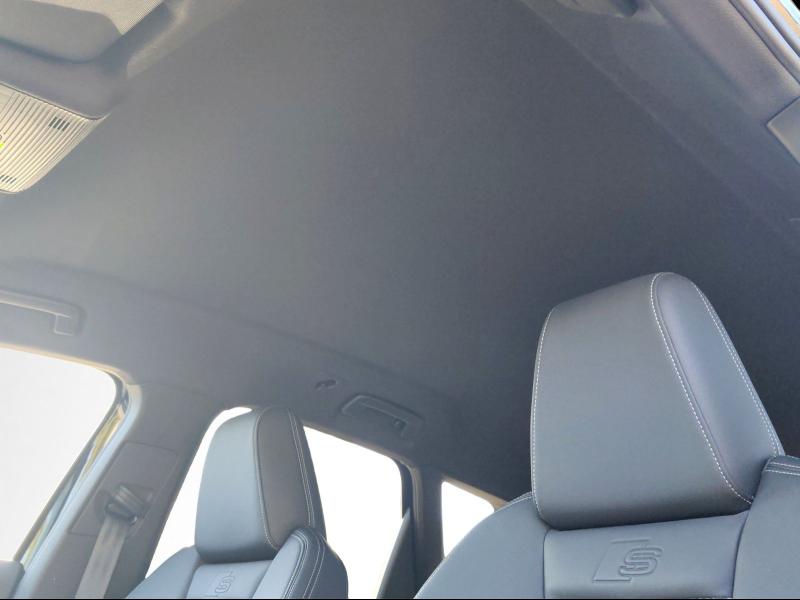 Audi Q4 e-tron S line – image 10 of 25