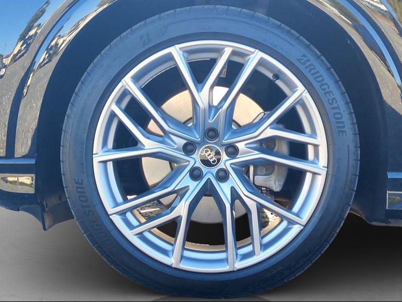 Audi Q4 e-tron S line – image 13 of 25