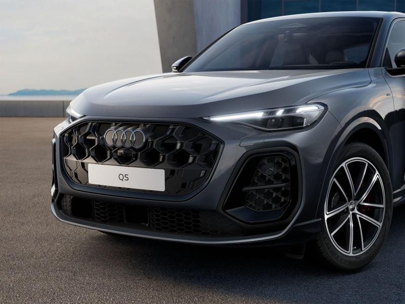 Audi Q5 Sportback – image 1 of 6
