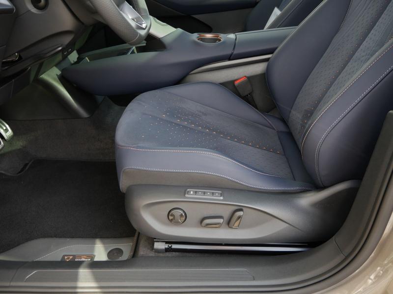 Cupra Tavascan VZ – image 22 of 24