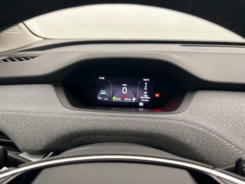Škoda Enyaq Loft – image 9 of 17