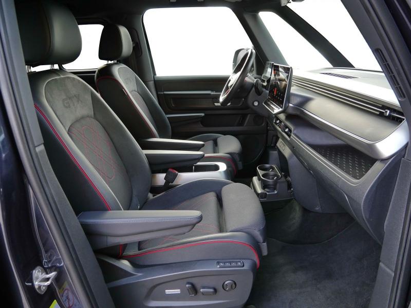Volkswagen ID. Buzz GTX – image 4 of 24