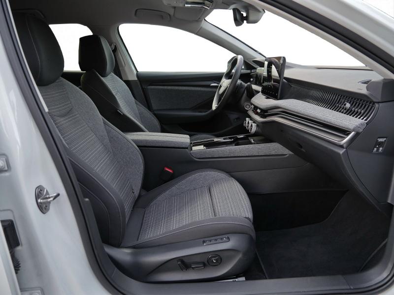 Škoda Superb Selection – image 4 of 24