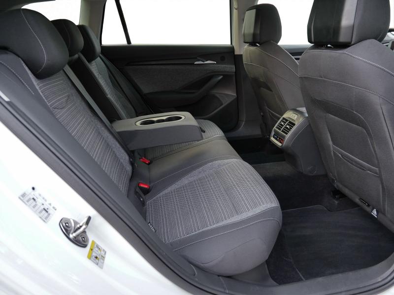 Škoda Superb Selection – image 16 of 24