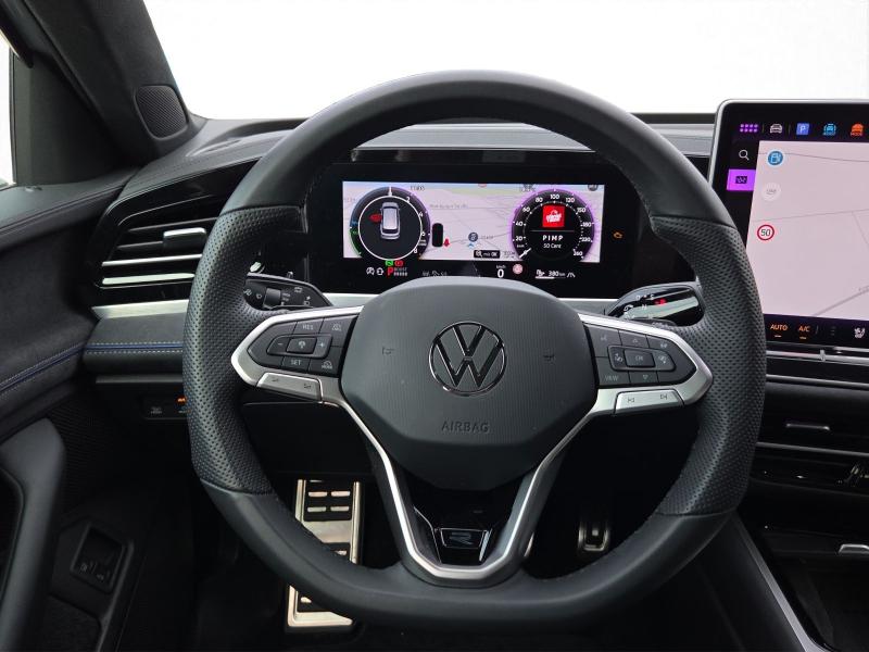 Volkswagen Passat Variant R-Line – image 8 of 17