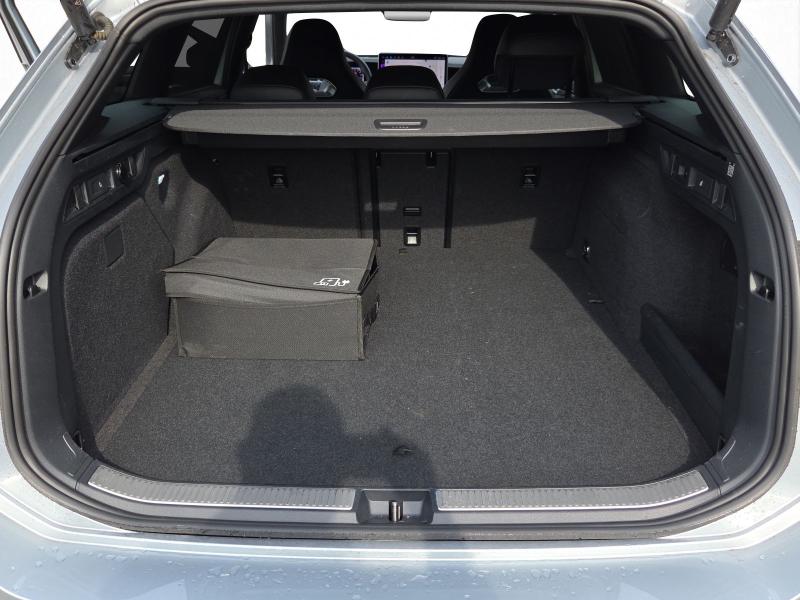 Volkswagen Passat Variant R-Line – image 11 of 17