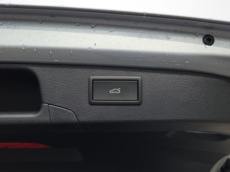 Volkswagen Passat Variant R-Line – image 12 of 17