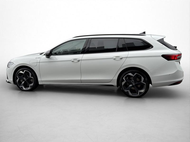 Škoda Superb Sportline – image 3 of 17