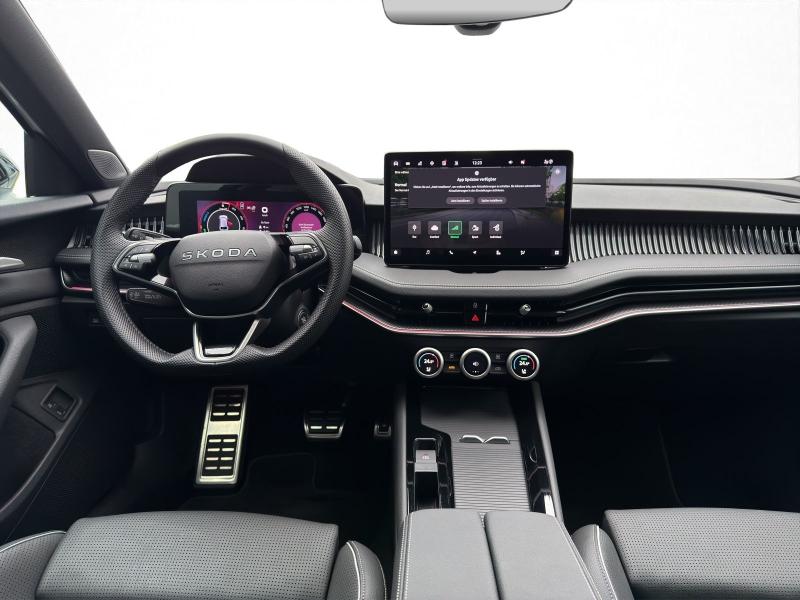 Škoda Superb Sportline – image 5 of 17