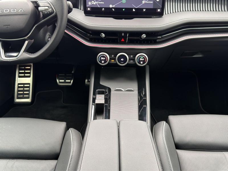 Škoda Superb Sportline – image 7 of 17