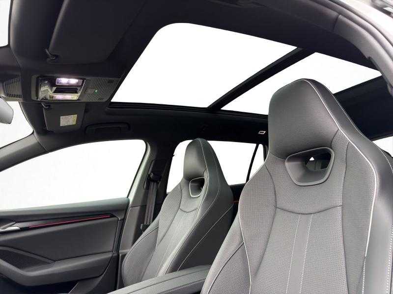 Škoda Superb Sportline – image 10 of 17