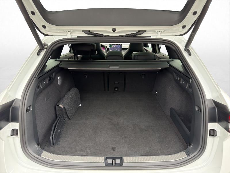 Škoda Superb Sportline – image 11 of 17
