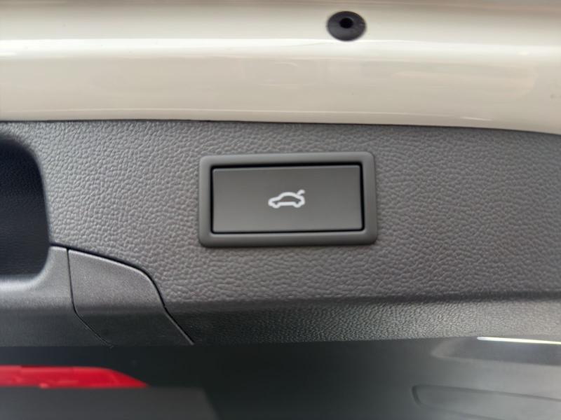 Škoda Superb Sportline – image 12 of 17