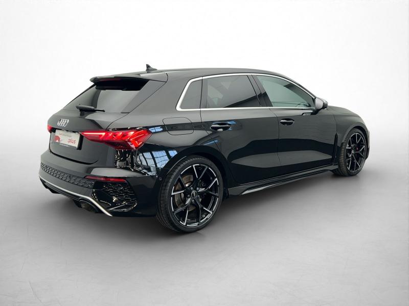 Audi RS 3 Sportback – image 17 of 18