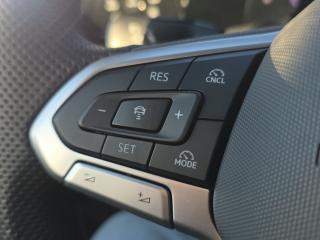 Volkswagen Golf Variant R-Line – image 22 of 23