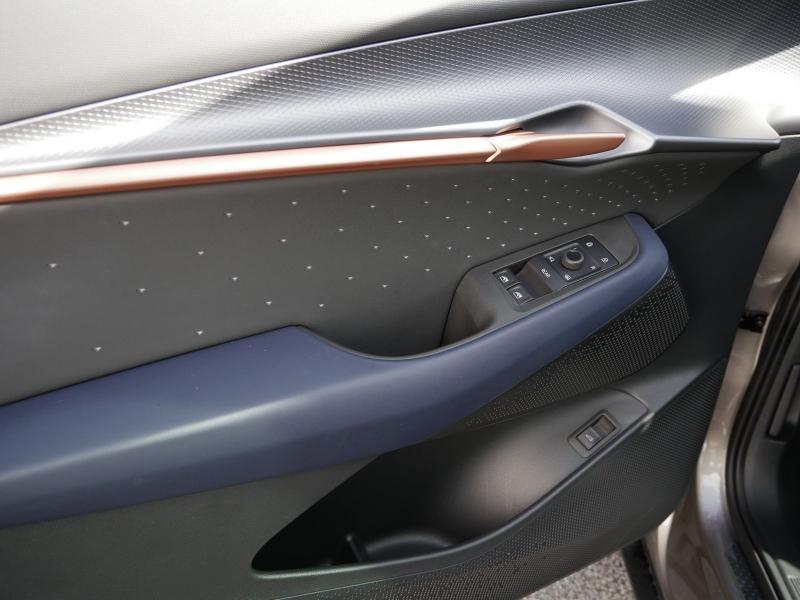 Cupra Tavascan VZ – image 21 of 24